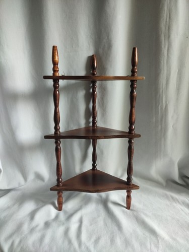 Vintage small whatnot shelf - small,